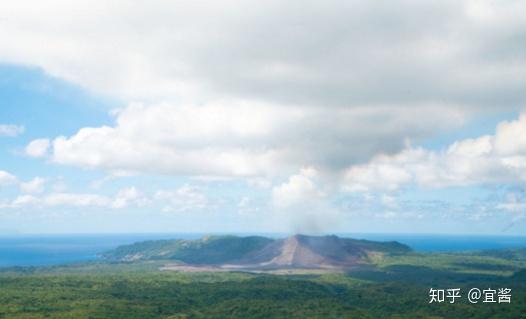 刺激这里竟然可以在火山圈上观赏岩浆喷发宜酱带你玩转瓦努阿图