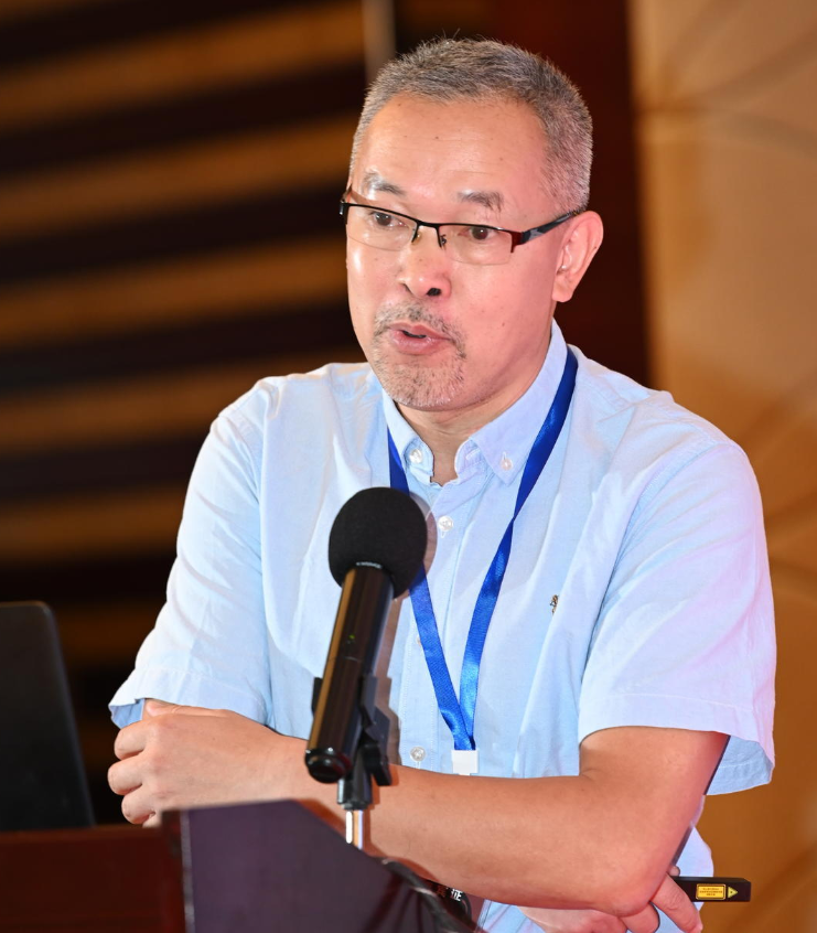 方向明是浙江省文物考古研究所副所长,研究员.