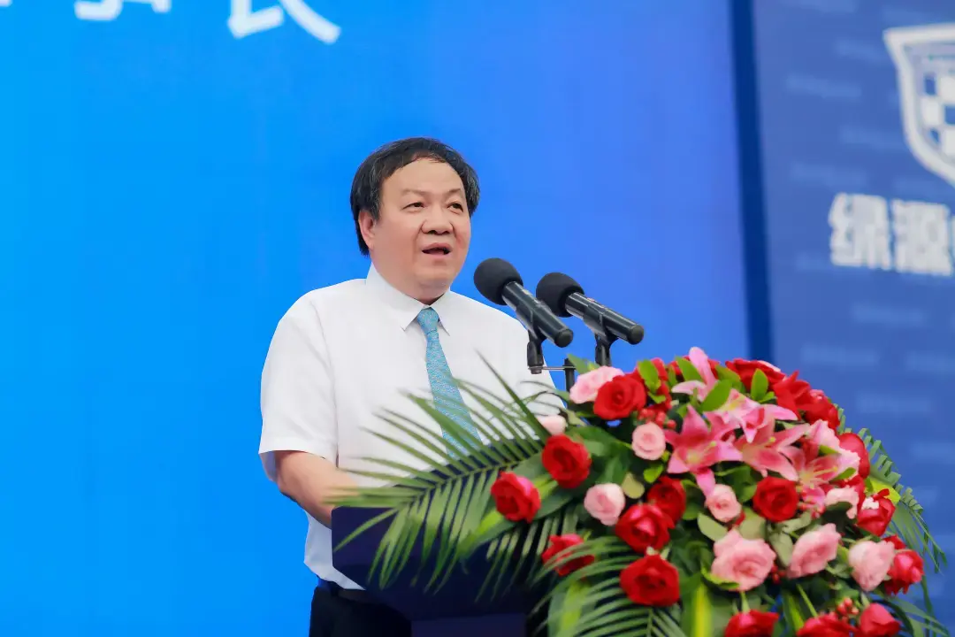 贵港市市委书记何录春,市委秘书长陶建全,港北区委书记黄英梅等政府