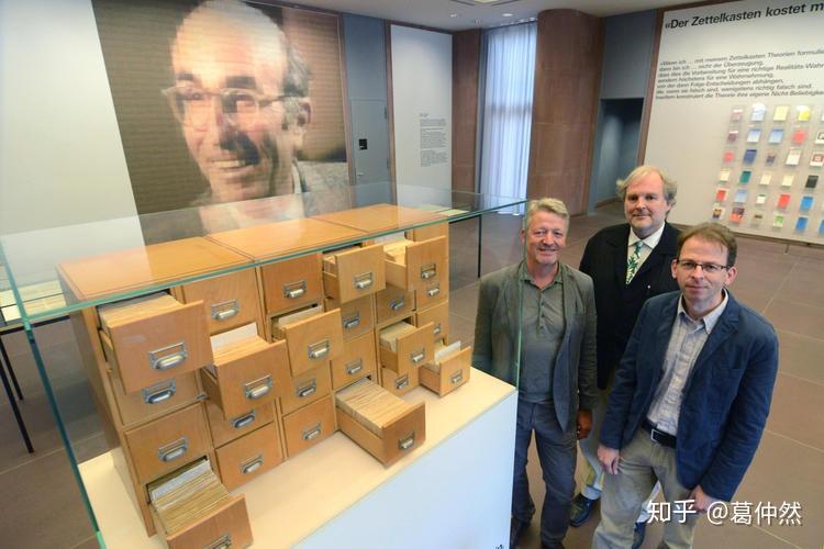 卢曼 zhuanlan.zhihu.com