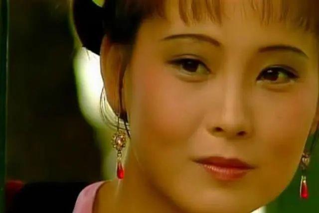 贾雨村与甄士隐家丫头是不是一见钟情娇杏你想多了
