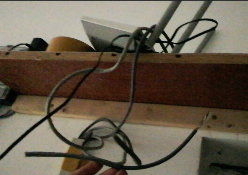 三天不在合租房,回来发现网线被剪,我进行了一场尴尬的推理.