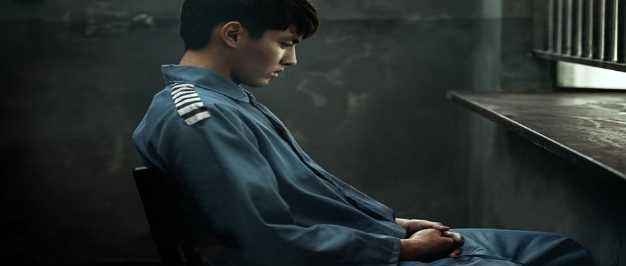 吴亦凡一夜之间"顶流变拘留",如何走好职场每一步?