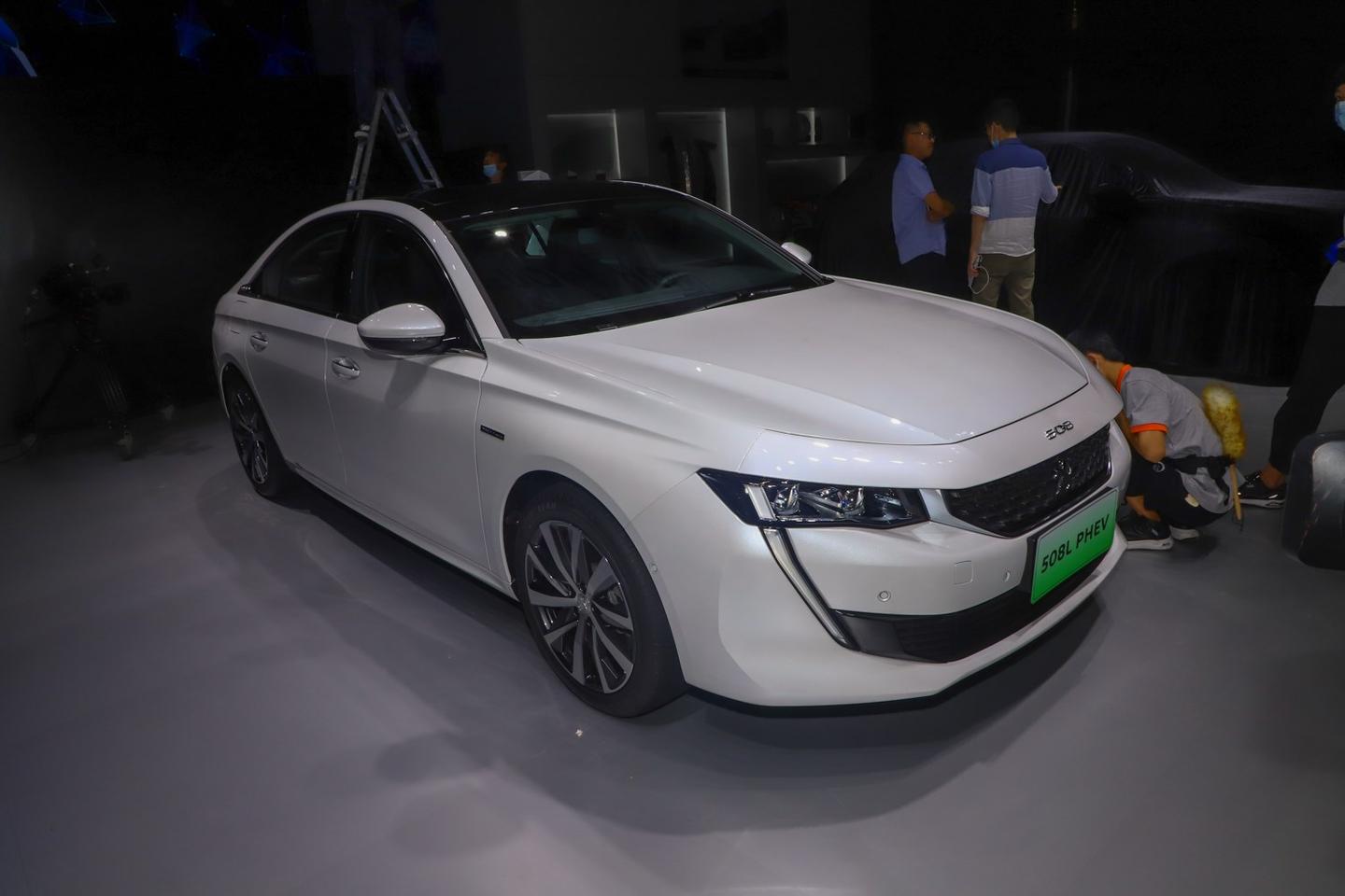 广州车展实拍东风标致508lphevnedc纯电续航56km