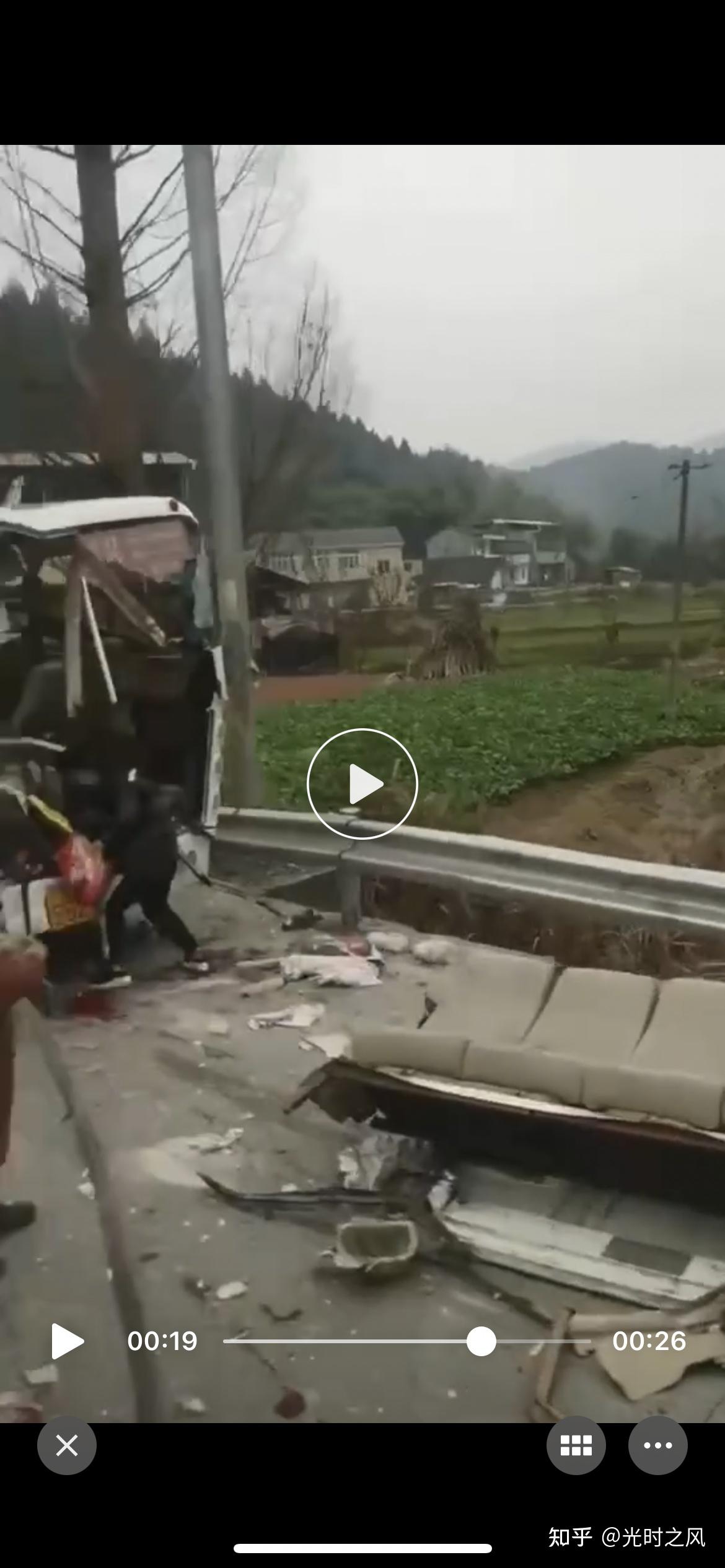 四川江油发生严重车祸致8死19伤事故原因可能是什么还有哪些信息值得