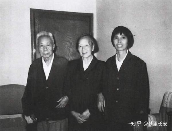 1982年,王泉媛才跟前夫王首道在江西重逢,当时的王