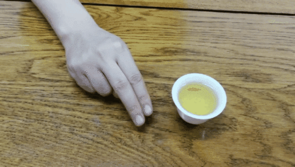 有朋自远方来不亦茶乎可为什么喝茶时总有人敲桌面