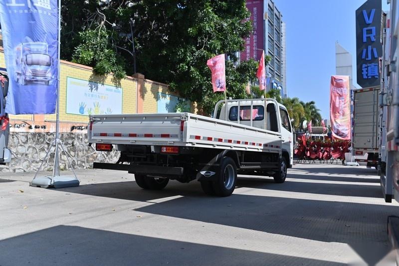 此外,福田领航s1小卡的轴距为2700-3360mm,可满足单排,排半,双排,平板