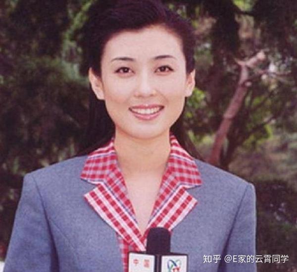 "央视最美主持人",非科班出身的李红,为何能在25岁担当重任?
