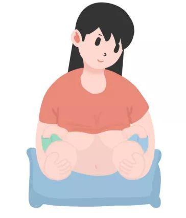 喂养母乳亲喂之橄榄球式