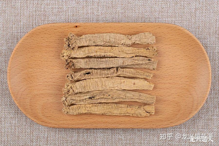 1 纹党参形态特征▲根头部有突起的茎痕及芽,习称"狮子盘头 主根