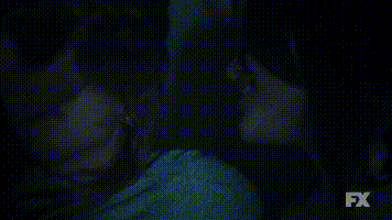 在一个营地的集体宿舍内,开局就是一场刺激的 三人行嘿嘿嘿.