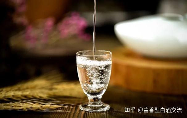 举杯庆国庆一起品味中国白酒