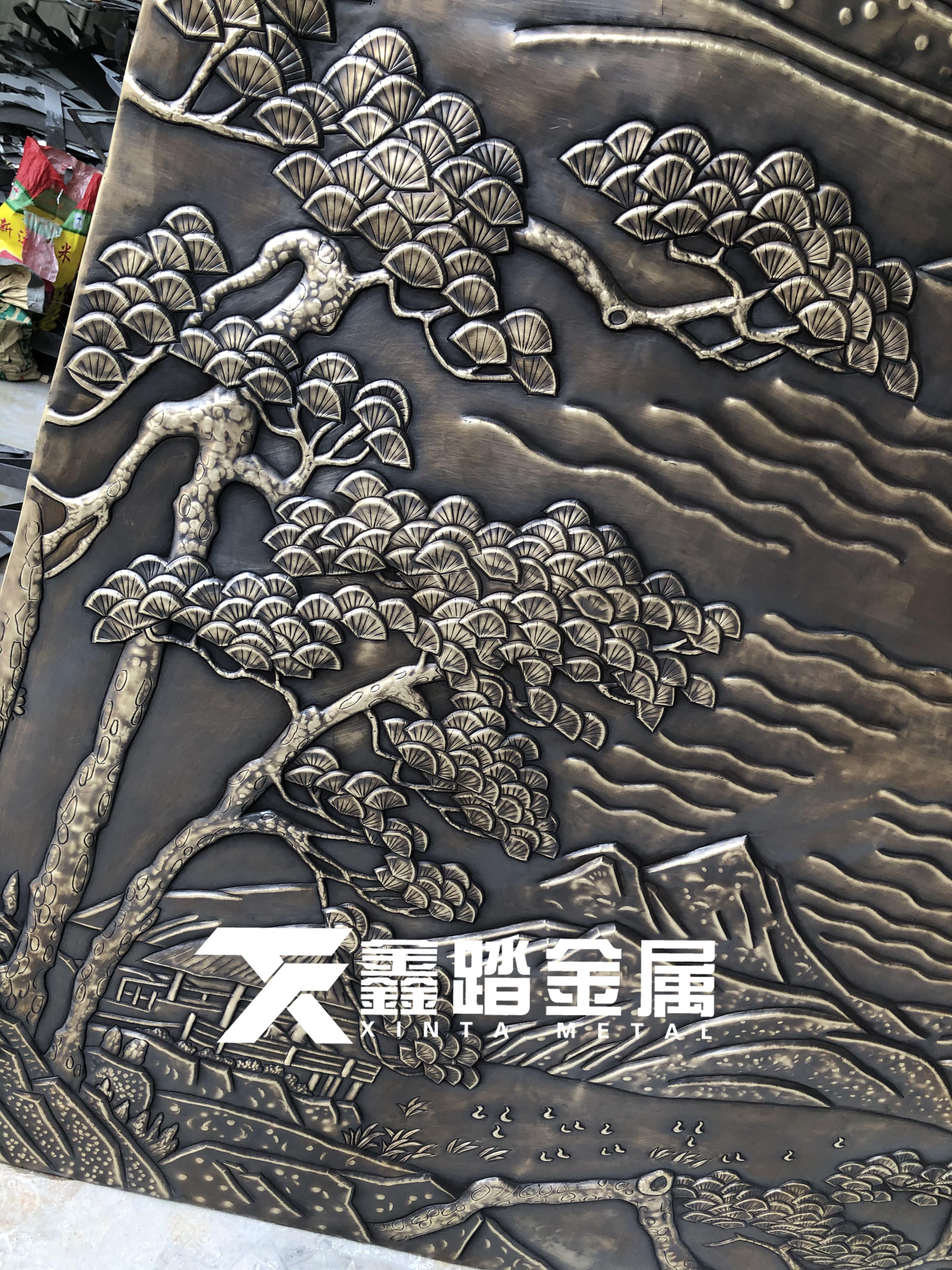 黄铜浮雕山水壁画恒鑫踏美女做代言