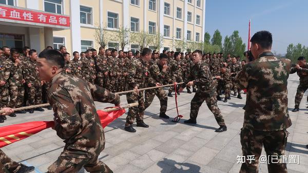 武警辽宁总队新兵团第2大队精心组织拔河比赛