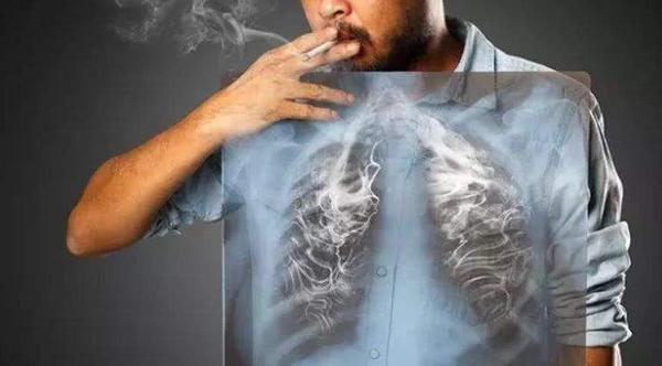抽烟人的肺变黑后,还能恢复吗?医生:做好4件事,还是有