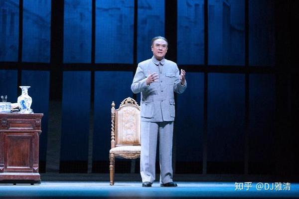 而扮演刘昌义的是 毕远晋,上影厂常演配角的一位好演员.