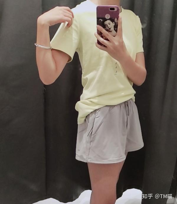 大二在校女生,身高165,体重55公斤,平胸,如何穿衣搭配