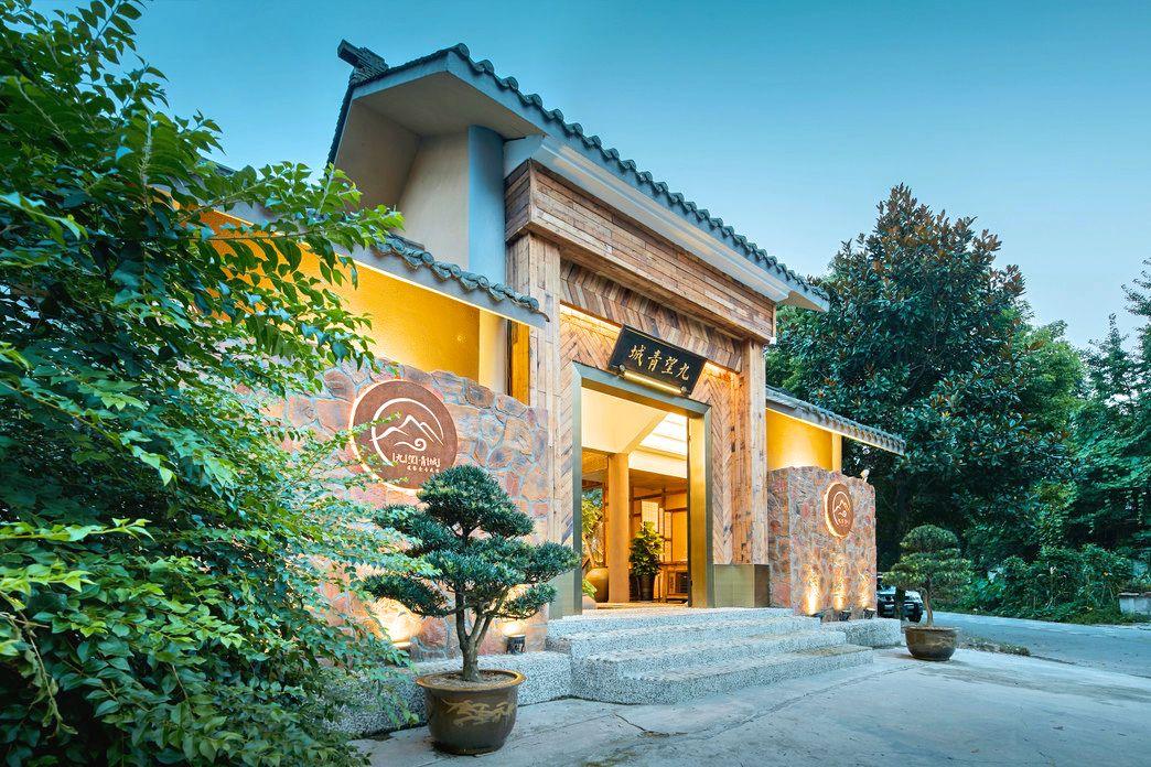 成都青城山中隐藏着一所五星级的温泉民宿风景很美知道的人也不多来此