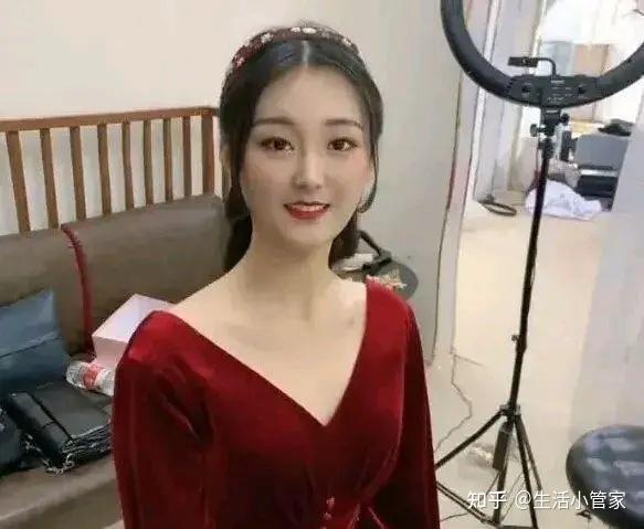 最近朱之文儿子朱小伟与陈亚楠离婚风波闹得沸沸扬扬,一时成了社会