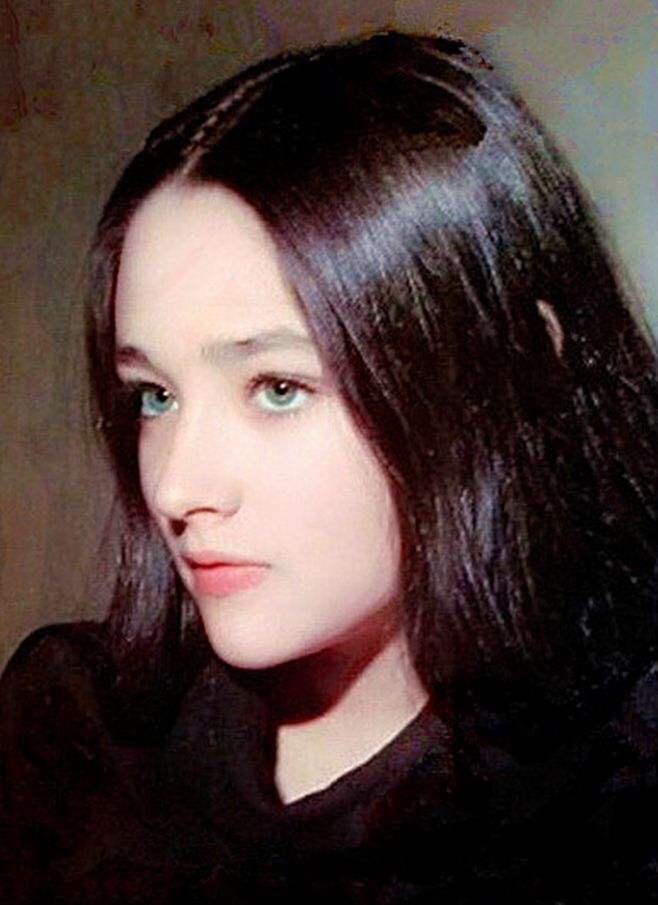 席尔瓦照片不放了,懒得找图……但高中的时候疯狂迷恋了好久好久的颜