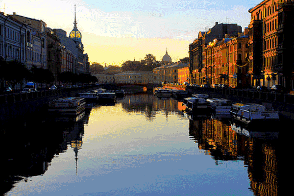 圣彼得堡市在俄罗斯经济中占有重要地位,是一座大型综合性工业城市