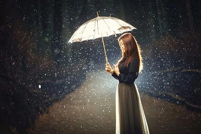 拍摄雨天唯美人像要学会控制光线