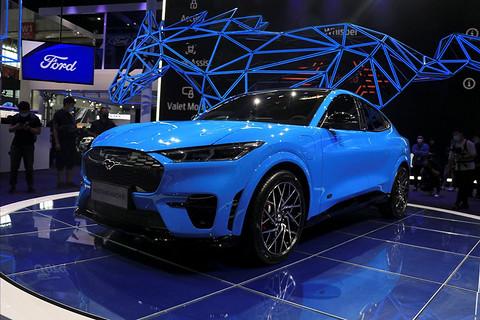 9月26日,福特首款纯电动轿跑suv——mustang mach-e亮相2020北京国际