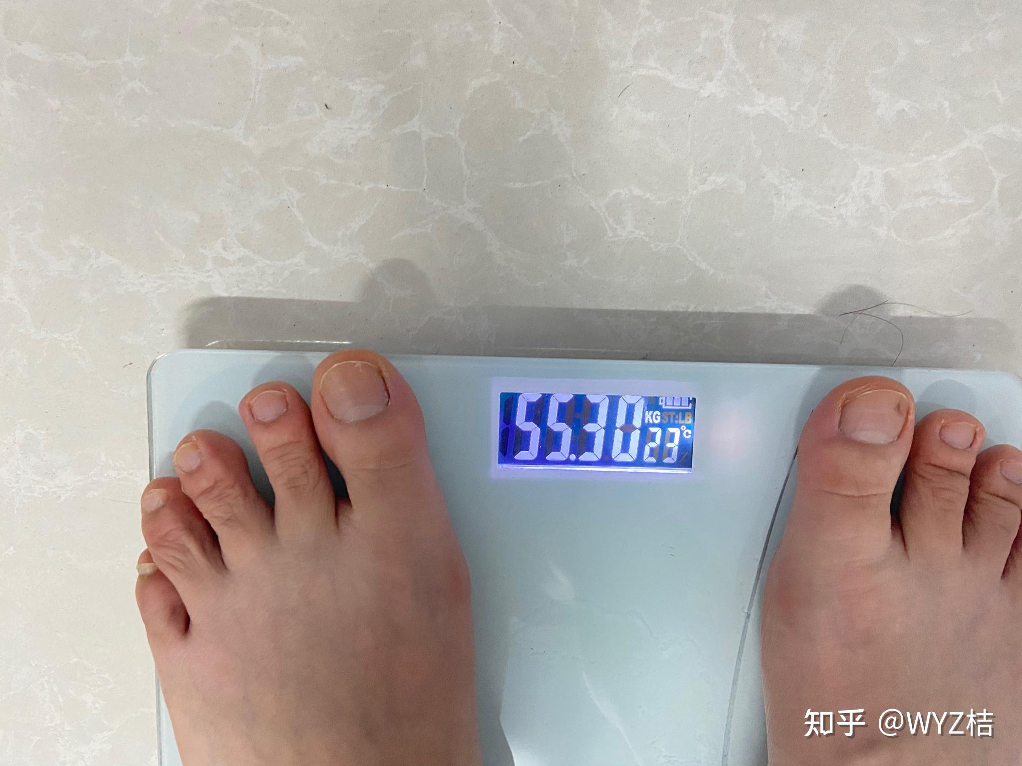 目标:体重52kg=104斤,一个月减重6斤方法:运动,早晚运动,早上跳舞加