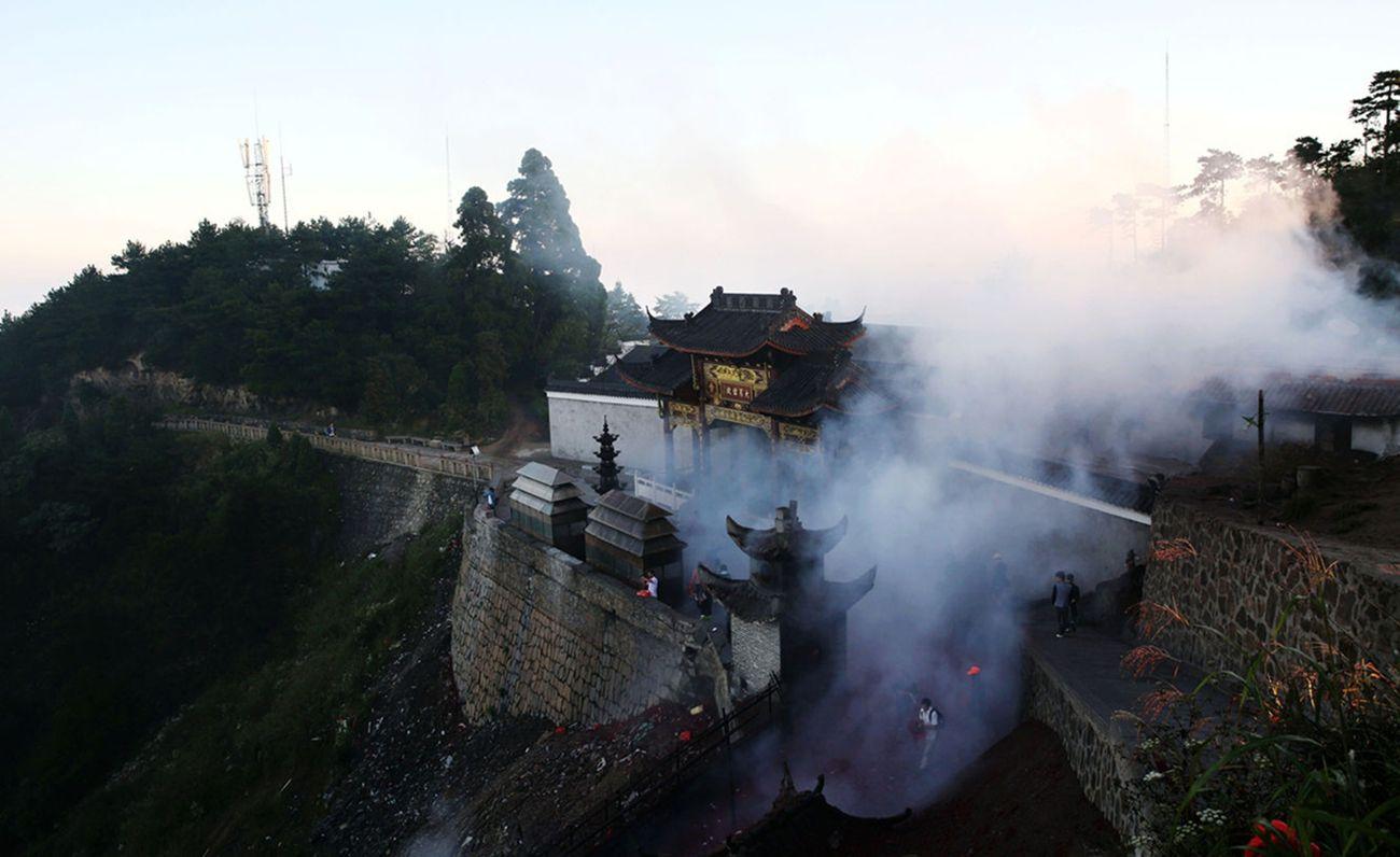 《世界宗教源流史》中国道教之十九:仙山道观