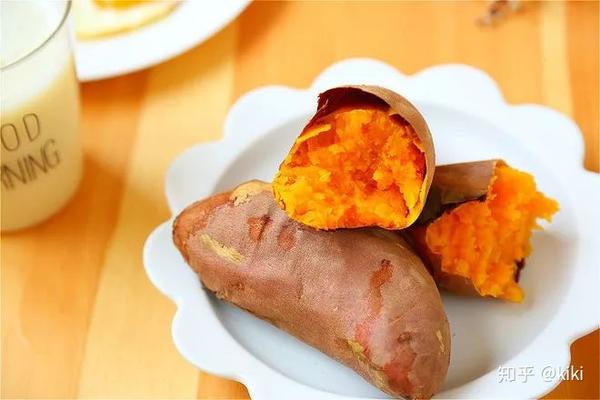 例:he bought   lot of sweet potatoes in supermarkets.