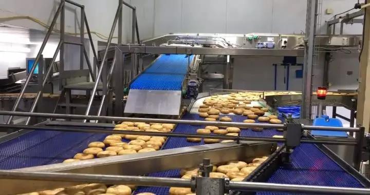 在线揭秘面包规模化出品解决方案——面包工厂的全自动化生产线