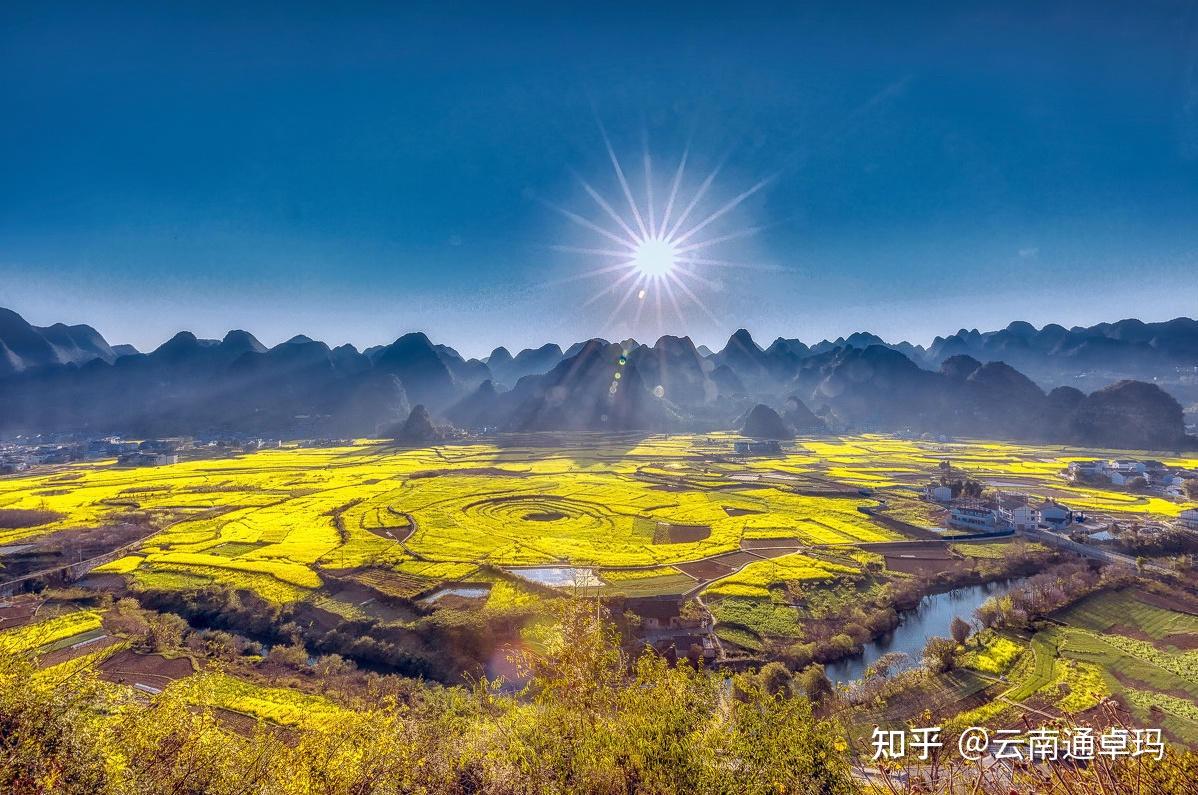 别处都是众木成林,这里却是两万多座山峰簇拥成林,犹如磅礴波涛漾于