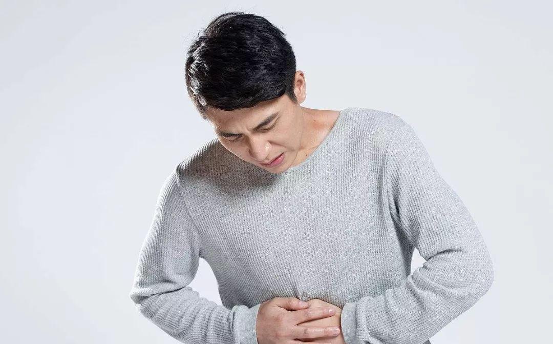 大多是由阑尾管堵塞或者是细菌感染造成的炎症,典型症状是右下腹疼痛