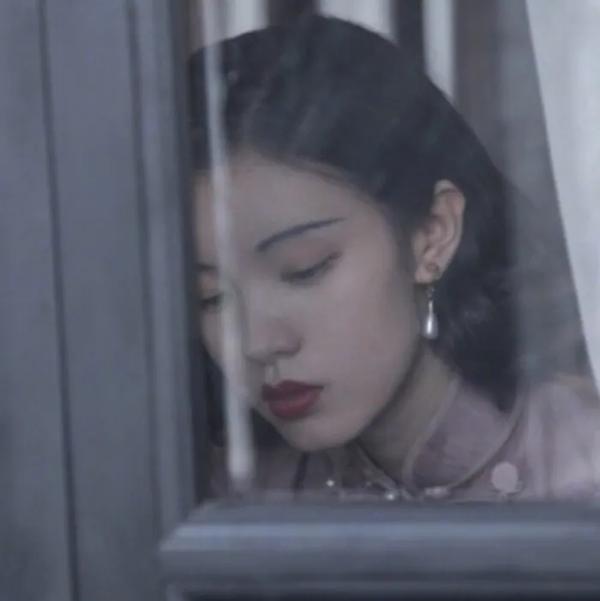 大爱这期复古风女生头像