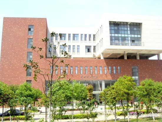 【2022设计考研必看】-武汉科技大学 艺术与设计学院 视觉传达设计
