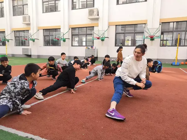 中学体育教案模板_体育教案热身操模板_二年级体育教案模板