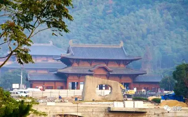 宁波香山教寺,唐破风都出来了