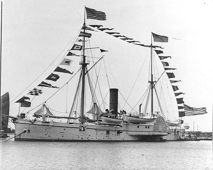 因为这是一艘1864年于巴尔的摩建造的明轮船,排水量1392吨,长81米,宽