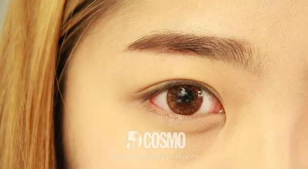ps:平眉并不是傻直傻直,可以看到上一张填实眉毛时画出来的有些像弯眉