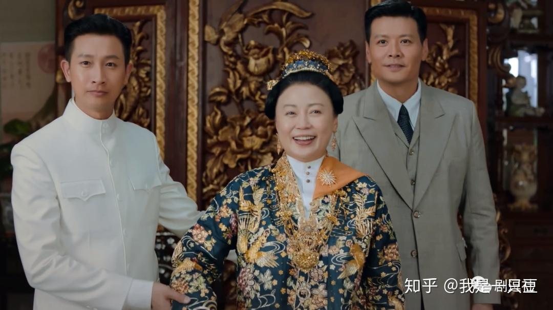 娘惹在新加坡拥有较高的地位,他们的文化在一定程度上受到当地马来人