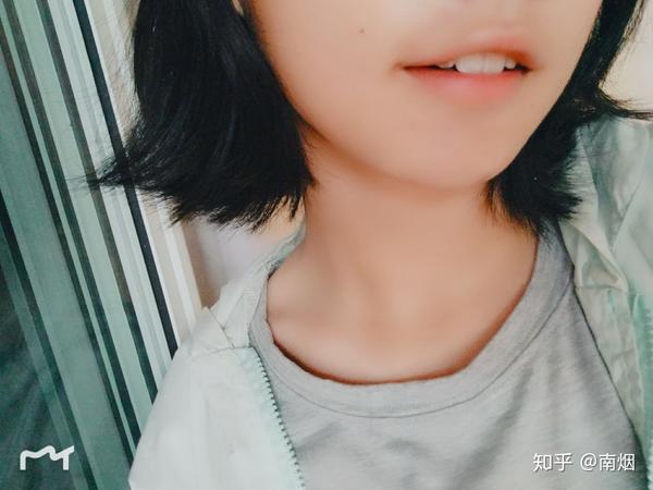女生怎么自拍才好看?