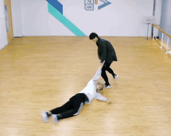 走过路过的小姐姐小哥哥不打算pick一下我嘛,比心哦.