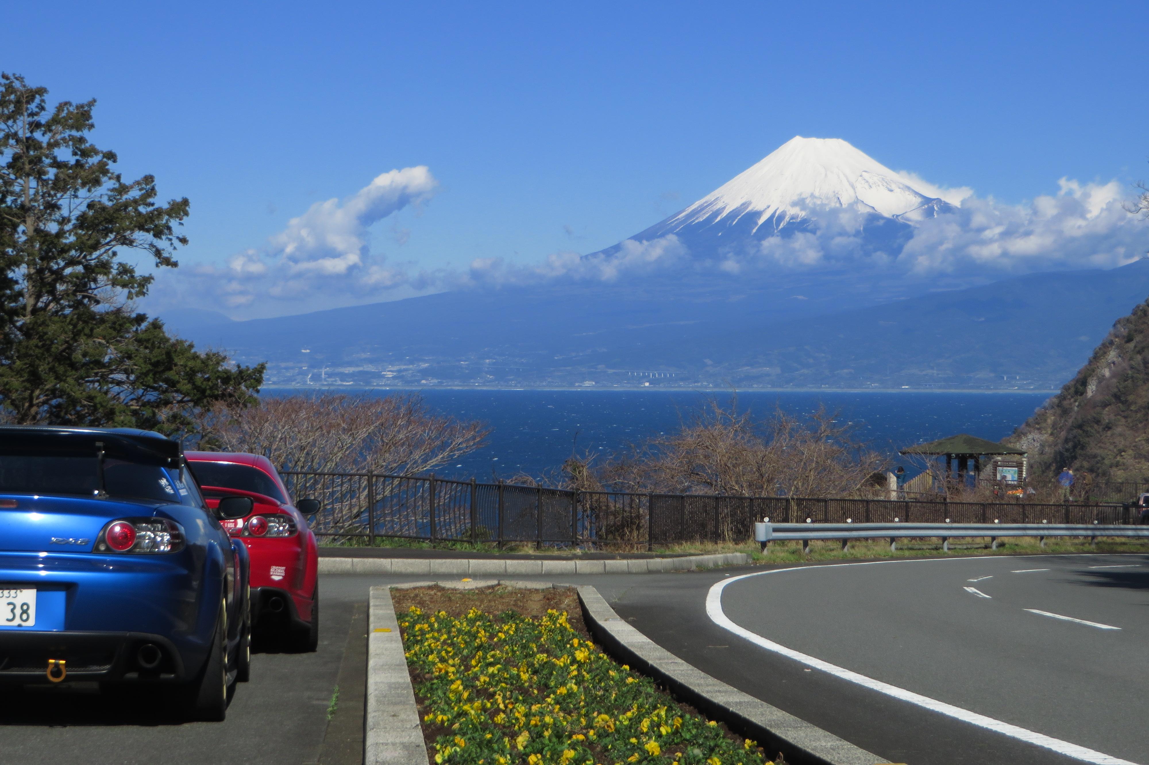 也不要觉得你在日本山上飚过车,回国了就没问题,或者在美国的山路弯道