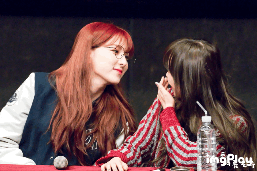 没有宇宙少女的恩潇觉得会很可惜,让我形容恩潇就是,两个小学生互啄