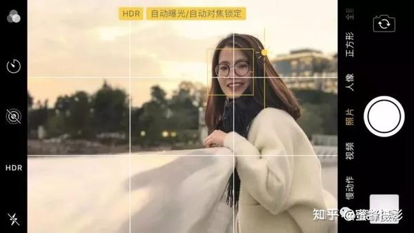 放在九宫格四个交点中的任意一个,就可以拍出和谐美感的九宫格构图啦