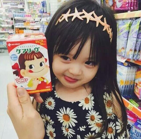 还有一个韩国的漂亮小妹妹 哈哈哈