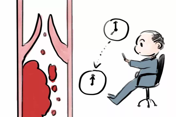 这些 微血栓会随着静脉血回流到心脏和肺