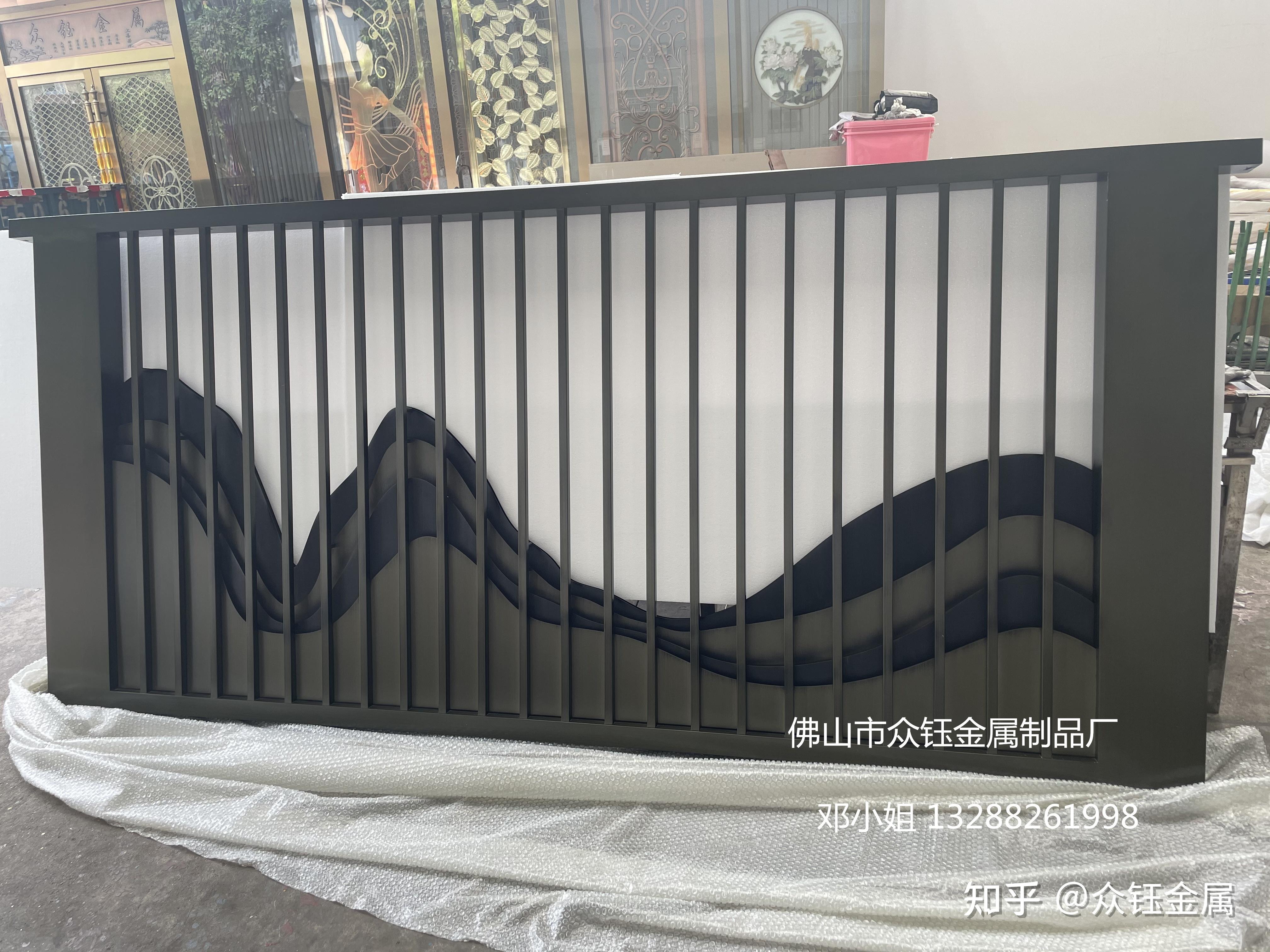 别墅庭院不锈钢景墙铝合金景墙