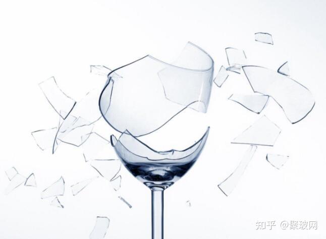 玻璃杯破碎